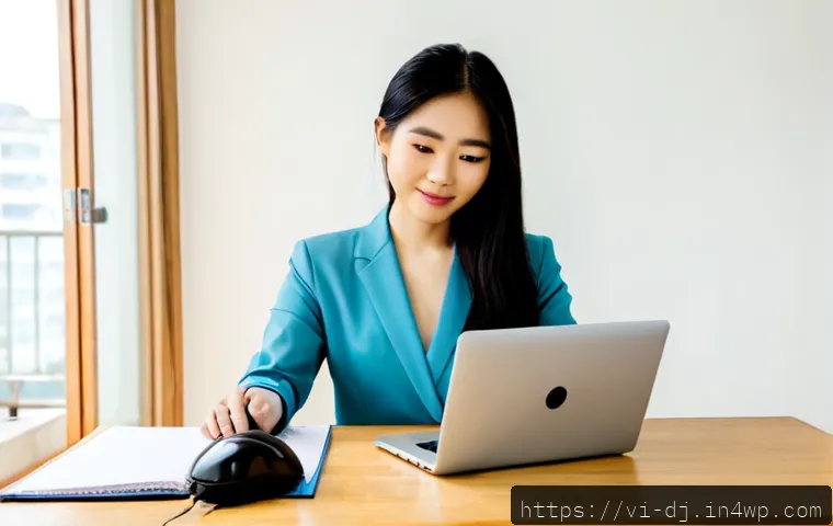 Home 17 솔로프레너에게 필요한 커뮤니케이션 기술 - Photorealistic Vietnamese solopreneur in a bright home office, calmly speaking during a video call o...
